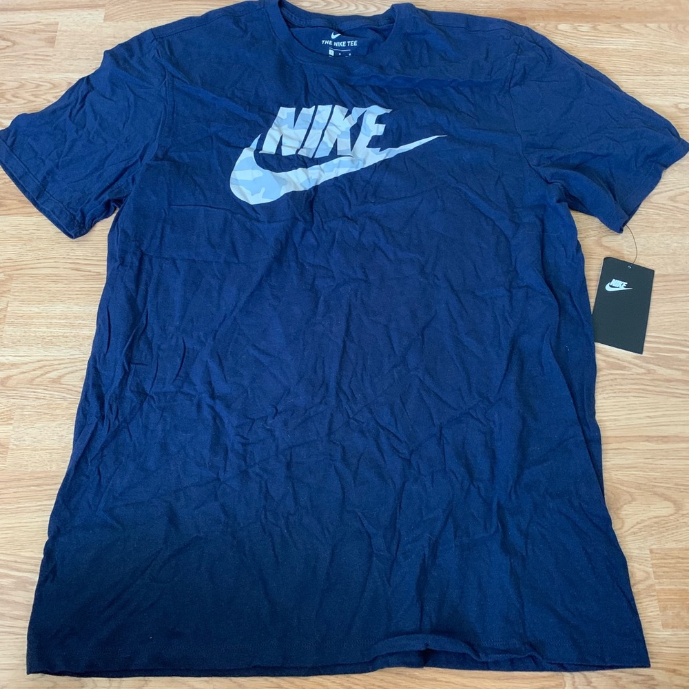 Brand New Nike T Shirt Large